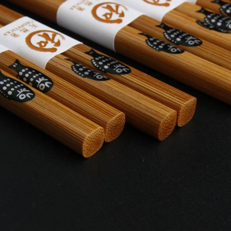 Set of wooden chopsticks
